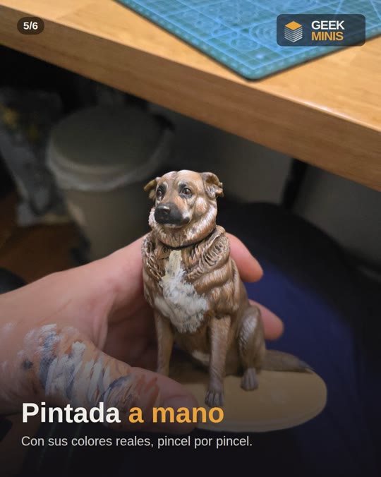 Pintada a mano con sus colores